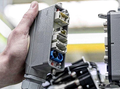 O que é um conector para serviços pesados?
