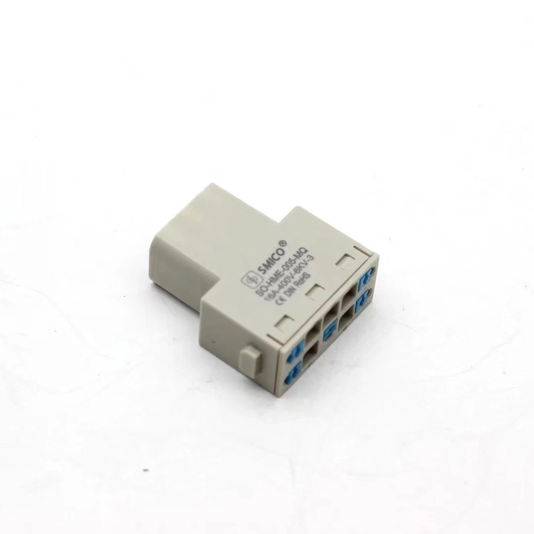 Conector retangular para conexões internas de pacotes de chips