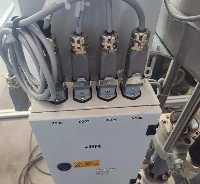 Conectores de alta resistência: a interface universal para equipamentos industriais